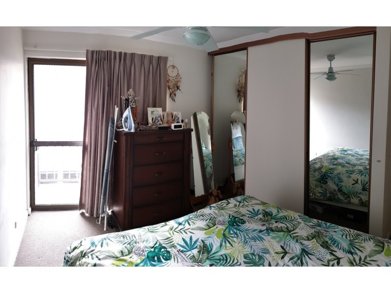 111 Markeri Street, Mermaid Waters QLD 4218