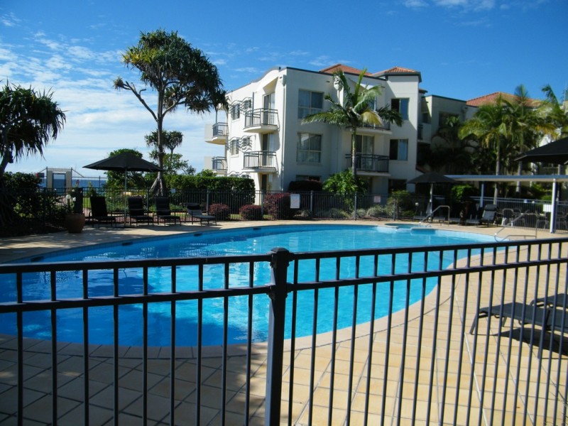 8 437 golden four drive, Tugun QLD 4224