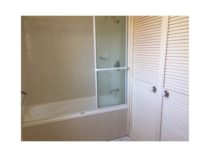 8 437 golden four drive, Tugun QLD 4224