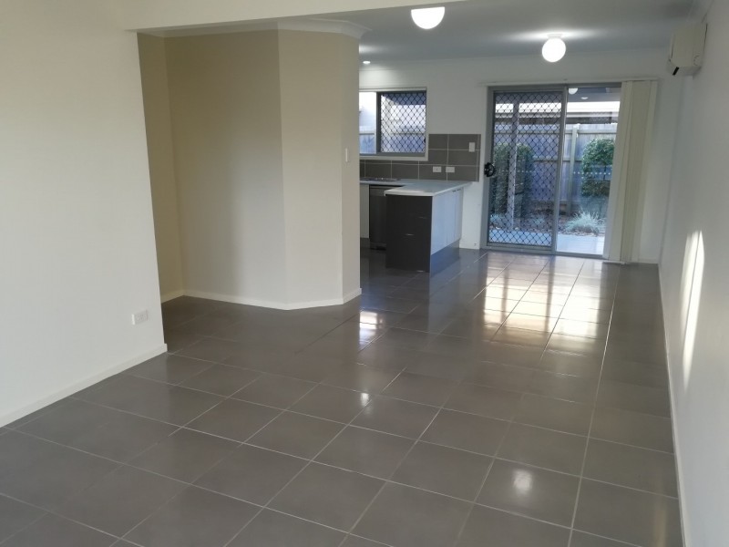 1 McAuley Parade, Pacific Pines QLD 4211
