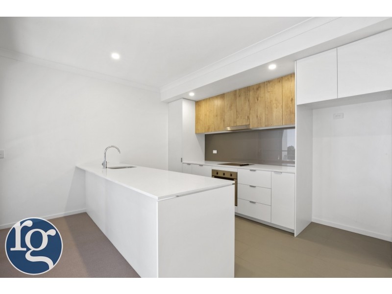 42/2 Town Centre Close, Carrara QLD 4211