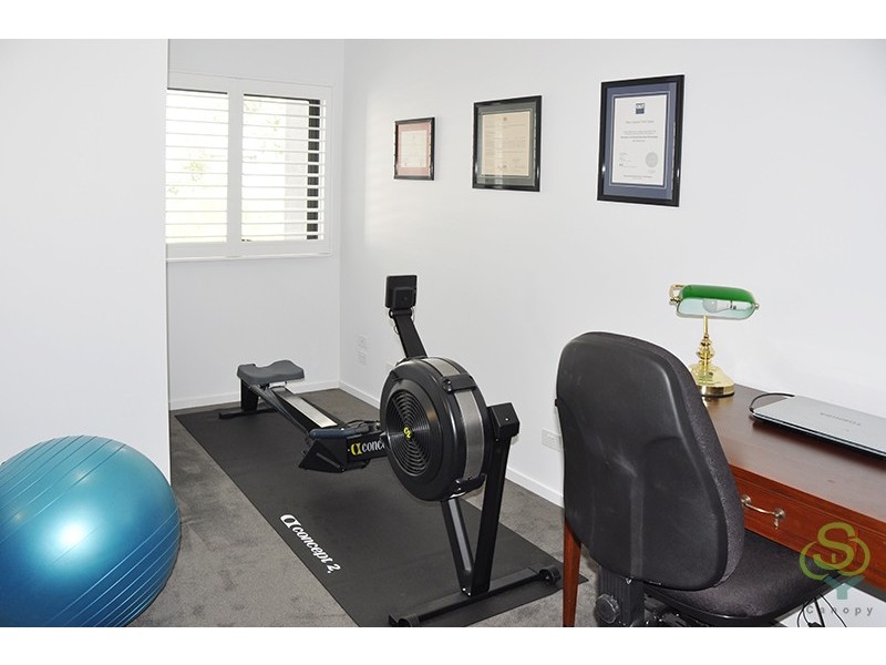 390 Simpsons Rd, Bardon QLD 4065