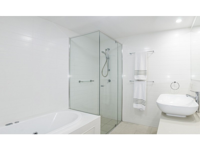 605/2-4 Creek Street, Kirra Beach, Kirra QLD 4225