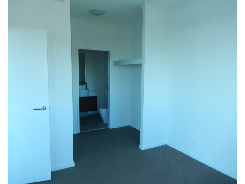 Varsity Lakes QLD 4227