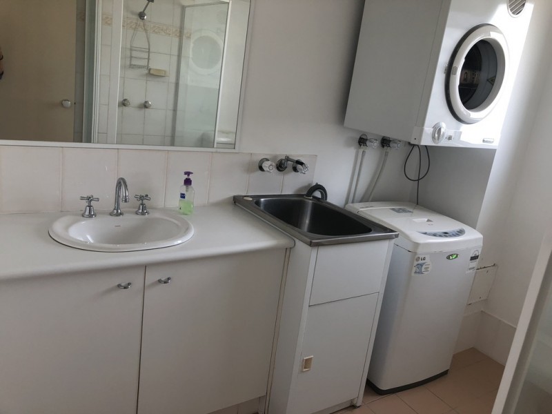 4 Adori, Chevron Island QLD 4217