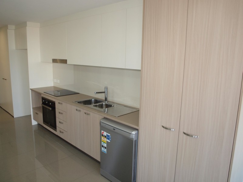 22 Lather Street, Southport QLD 4215