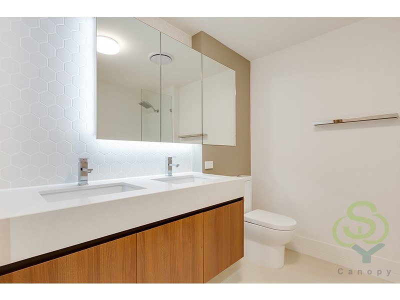 390 Simpsons Rd, Bardon QLD 4065