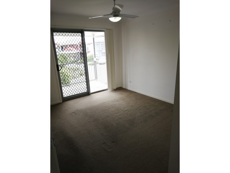 1 McAuley Parade, Pacific Pines QLD 4211