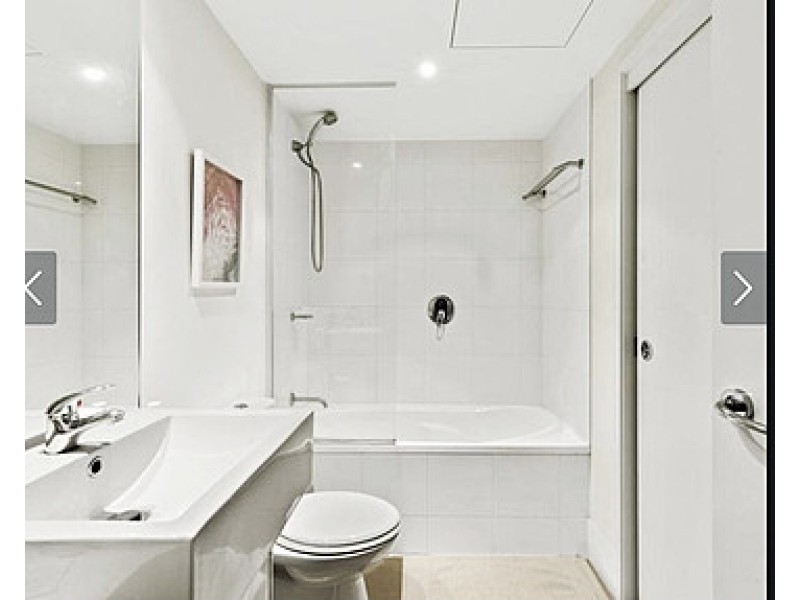 33-37 Madang Cres, Runaway Bay QLD 4216