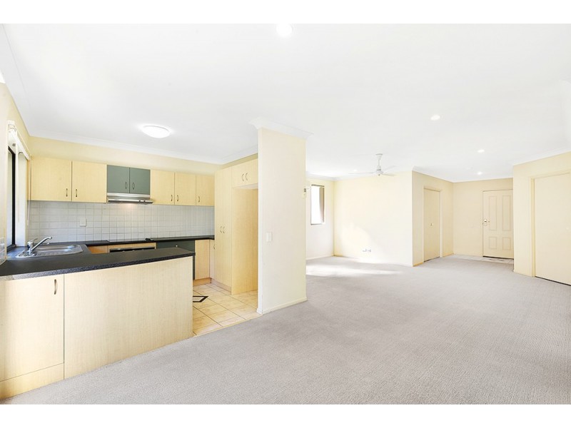 30/20 Brown Street, Labrador QLD 4215