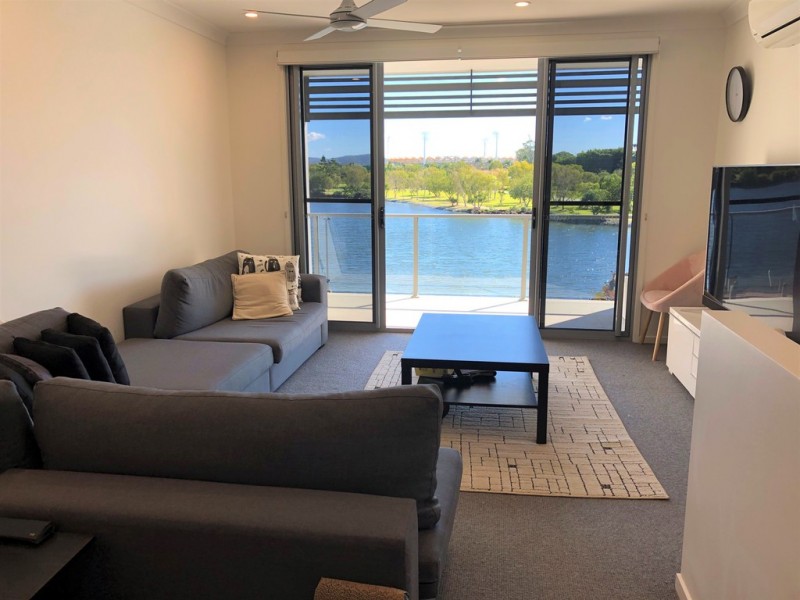 73/3028 The Boulevard, Carrara QLD 4211