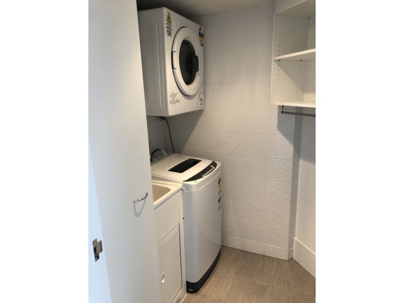 27/114 The Esplanade, Surfers Paradise QLD 4217