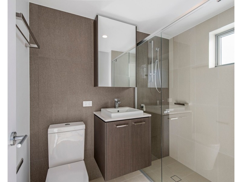 25 Riverview Tce, Indooroopilly QLD 4068