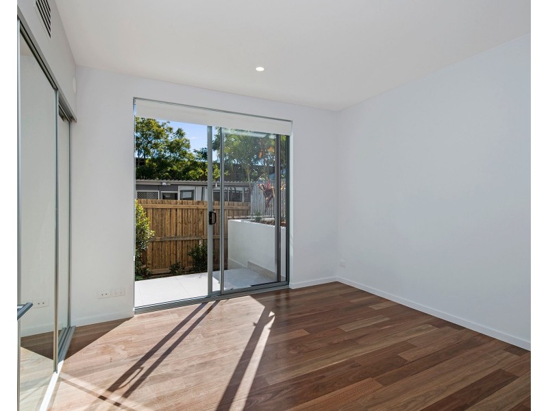 25 Riverview Tce, Indooroopilly QLD 4068