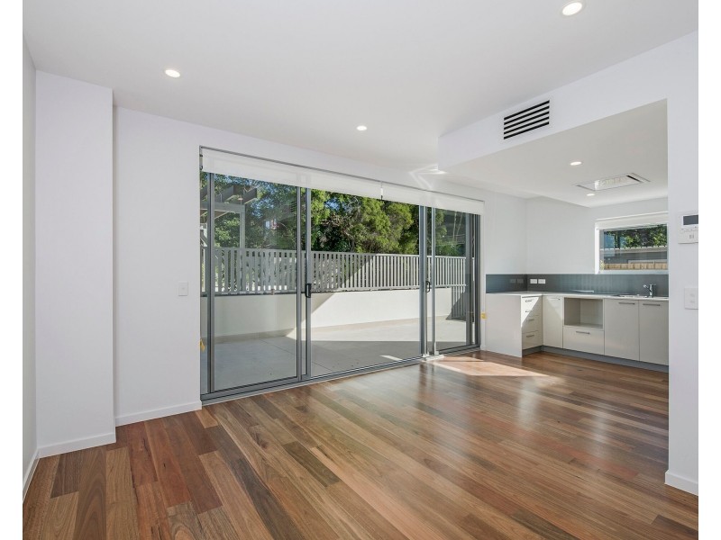 25 Riverview Tce, Indooroopilly QLD 4068