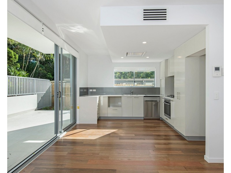 25 Riverview Tce, Indooroopilly QLD 4068