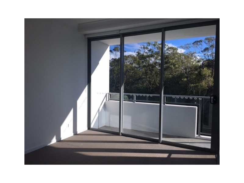 1721/397 Christine Ave, Varsity Lakes QLD 4227