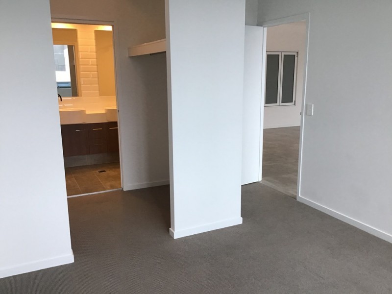 1721/397 Christine Ave, Varsity Lakes QLD 4227