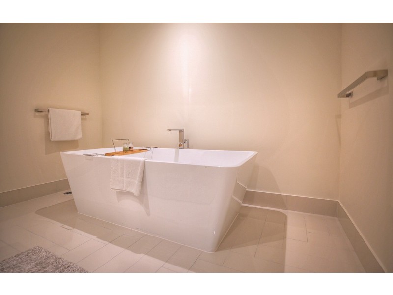 2 21 magnoli circuit, Palm Beach QLD 4221