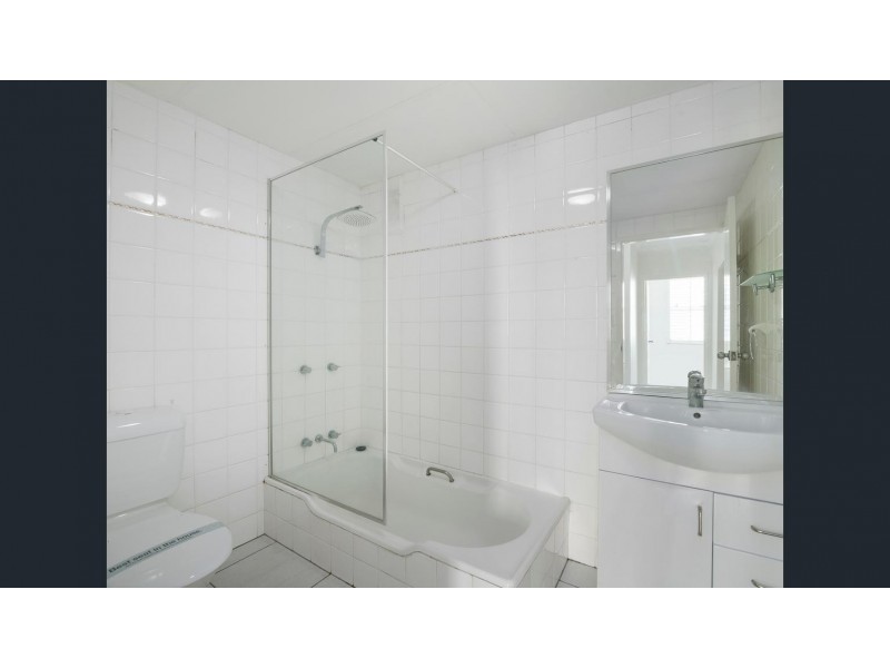 17/4 Clifford Street, Surfers Paradise QLD 4217