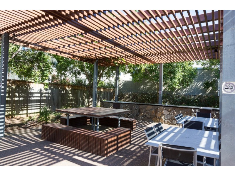 43 43, LOVE, Bulimba QLD 4171