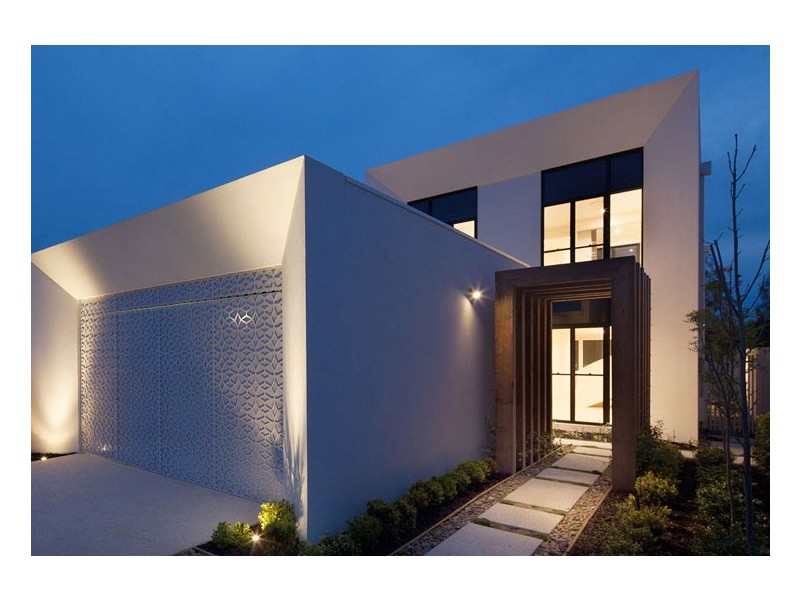 75 Theatre Drive, Benowa QLD 4217