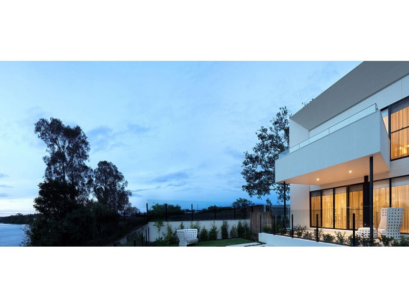 75 Theatre Drive, Benowa QLD 4217