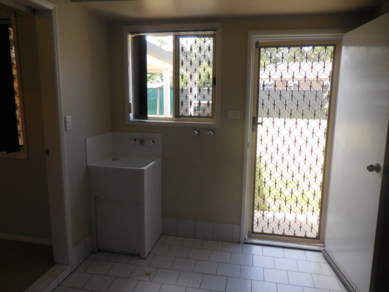 2 Maple Ave, Camira QLD 4300