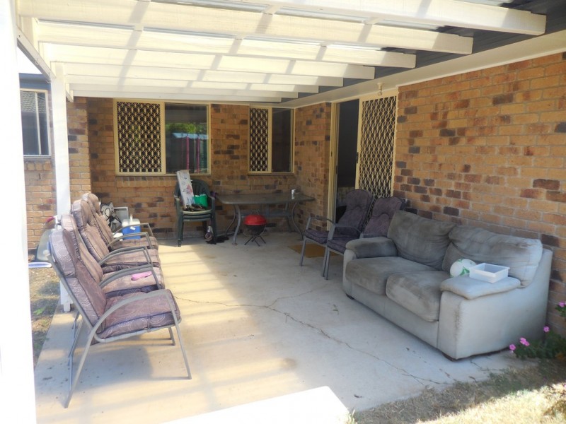 2 Maple Ave, Camira QLD 4300