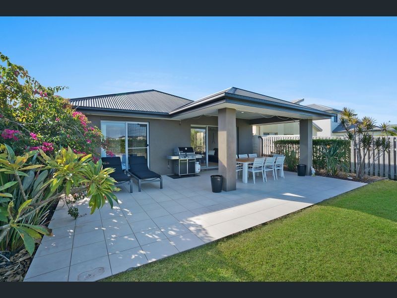 79 19, SANTA BARBARA, Hope Island QLD 4212