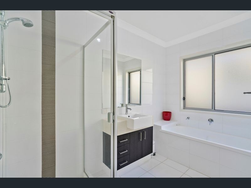 79 19, SANTA BARBARA, Hope Island QLD 4212