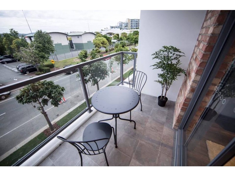 102/190 Varsity Parade, Varsity Lakes QLD 4227