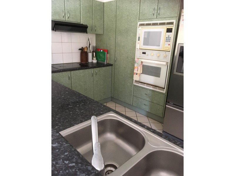 3 Bronberg Court, Southport QLD 4215