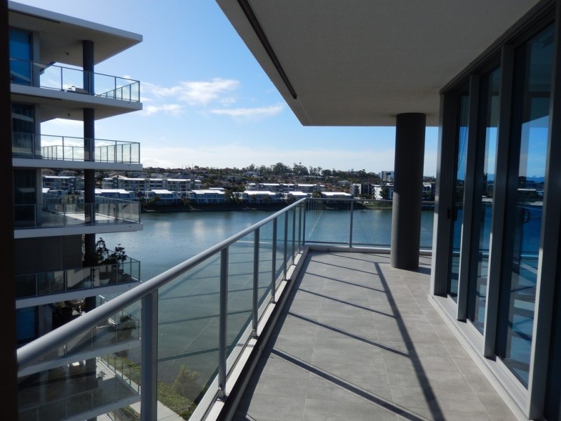 2503/397 397 Christine Avenue, Varsity Lakes QLD 4227