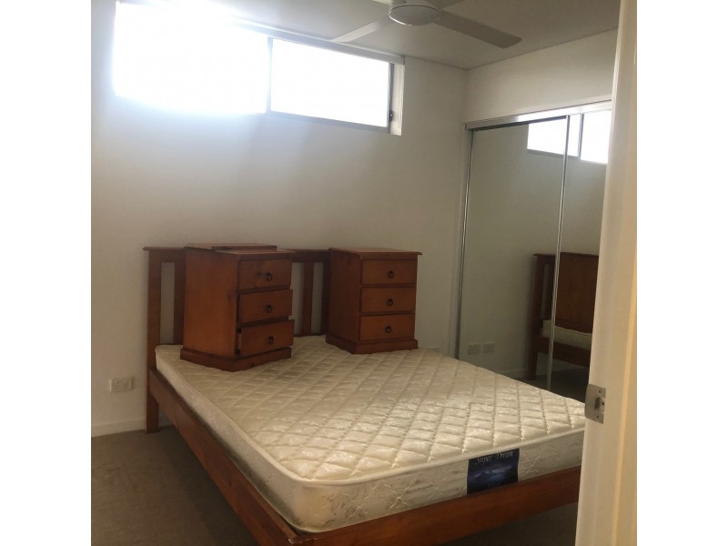436/33 Lakefront Crescent, Varsity Lakes QLD 4227