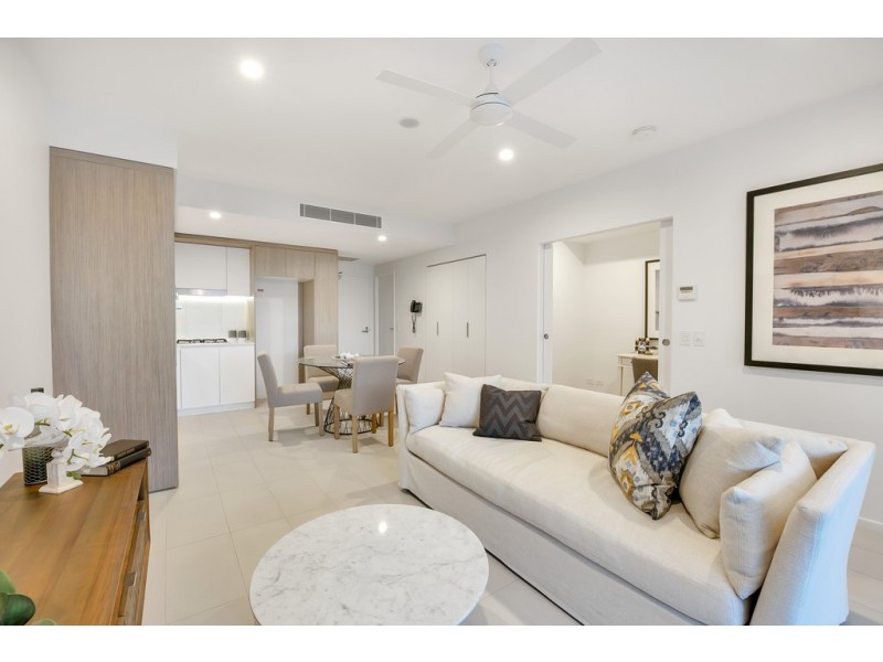 1032/123 Cavendish Road, Coorparoo QLD 4151