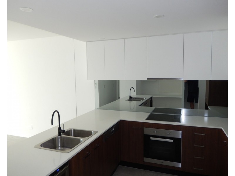 1704/397 Christine Ave, Varsity Lakes QLD 4227