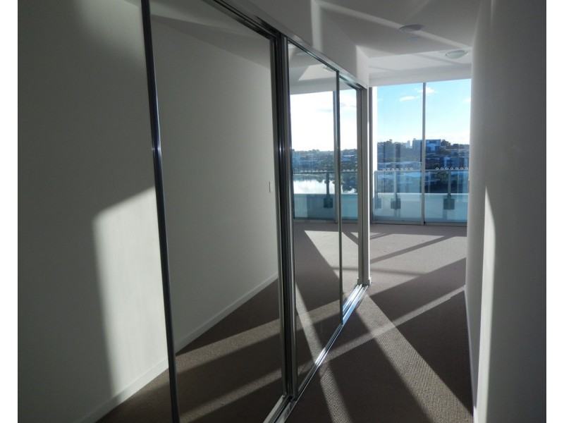 1704/397 Christine Ave, Varsity Lakes QLD 4227