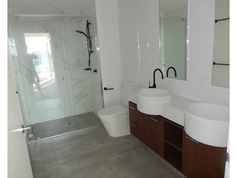 1704/397 Christine Ave, Varsity Lakes QLD 4227