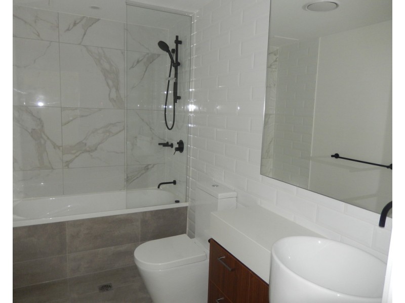 1704/397 Christine Ave, Varsity Lakes QLD 4227