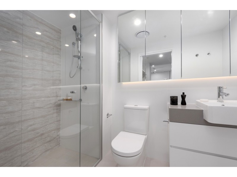 1005/123 Cavendish Rd, Coorparoo QLD 4151