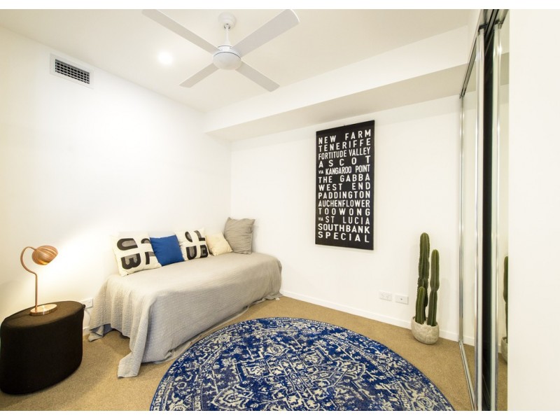 24 STRATTON ST “Level 18″, Newstead QLD 4006