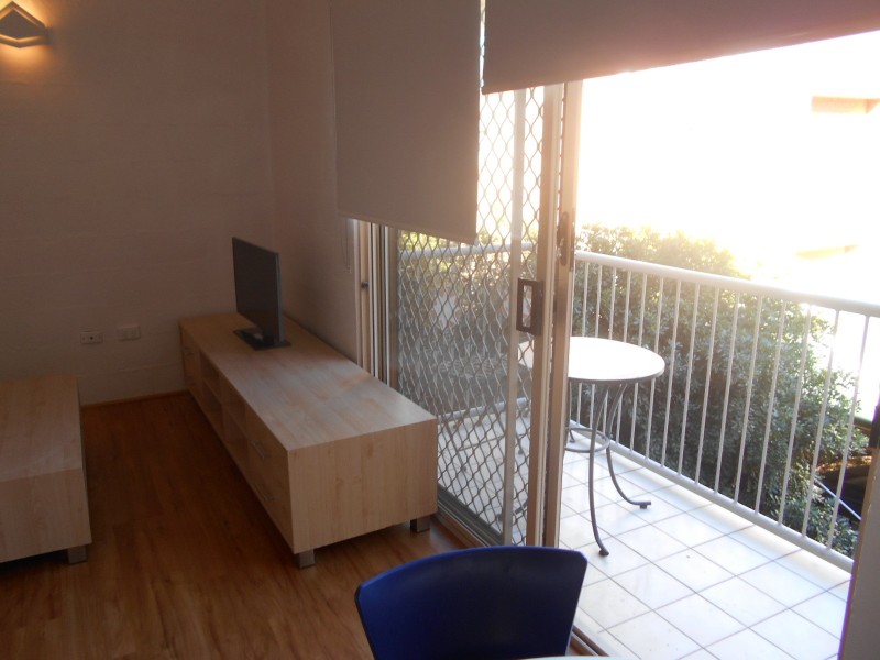 3 Whitmore St, Taringa QLD 4068