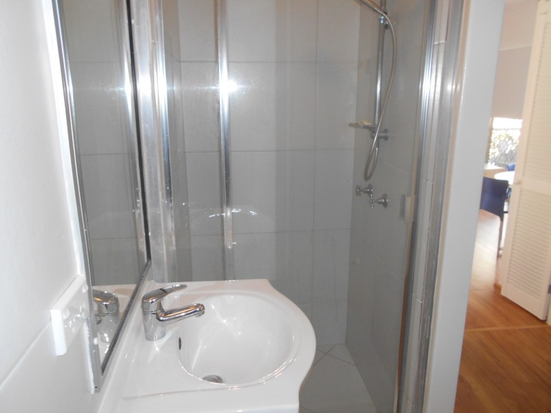 3 Whitmore St, Taringa QLD 4068