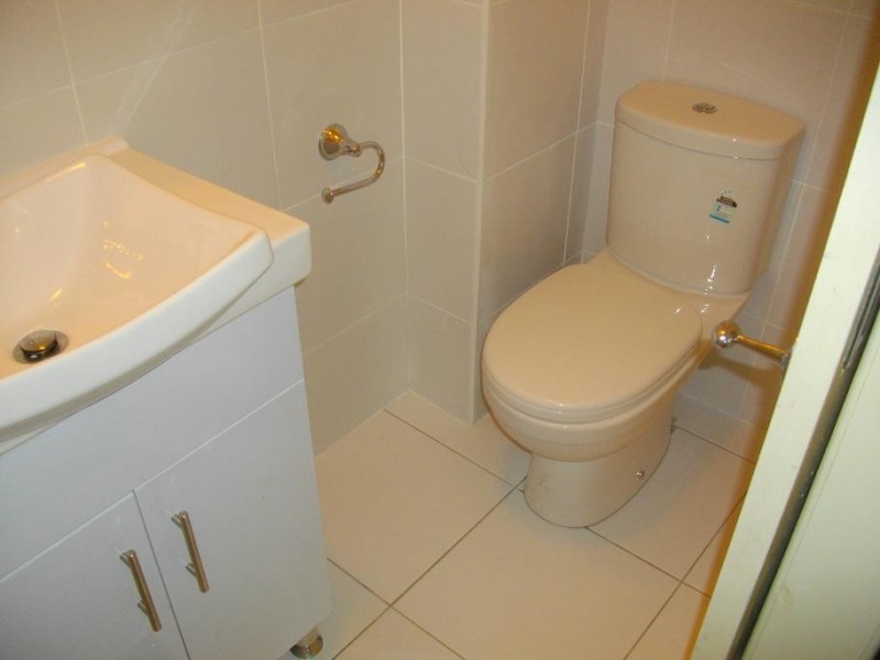 3 Whitmore St, Taringa QLD 4068