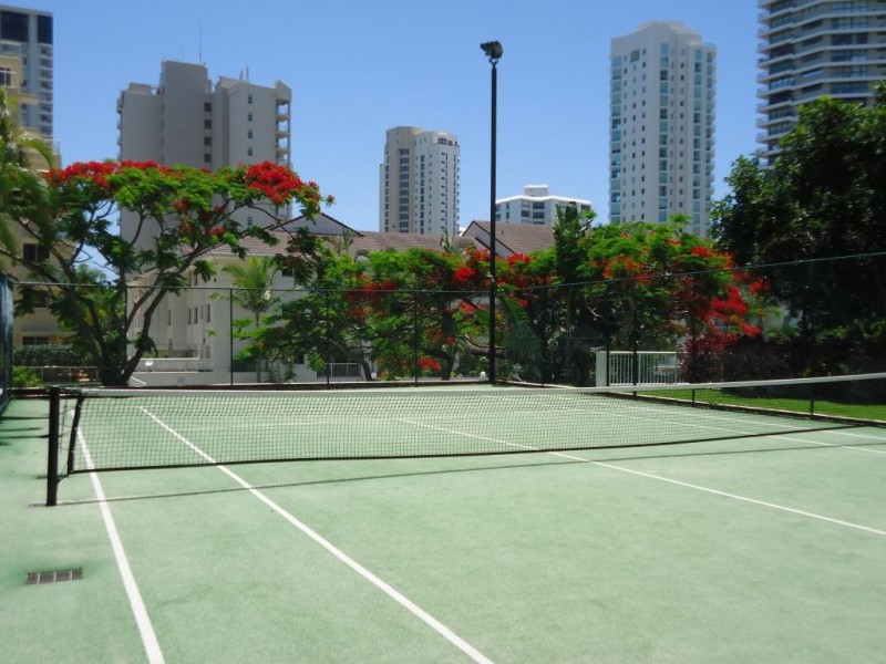 2/15-21 Breaker Street, Main Beach QLD 4217