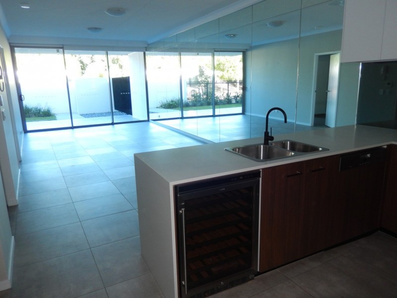 3018/397 CHRISTINE, Varsity Lakes QLD 4227