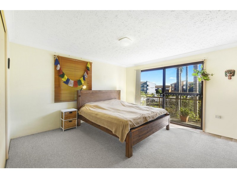 1/16 Duet Drive, Mermaid Waters QLD 4218