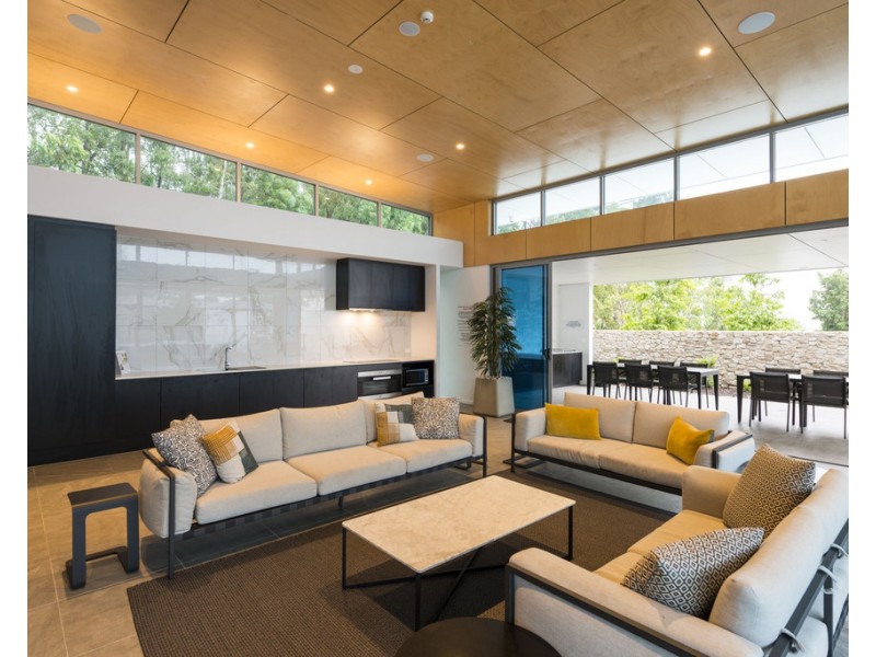 Varsity Lakes QLD 4227