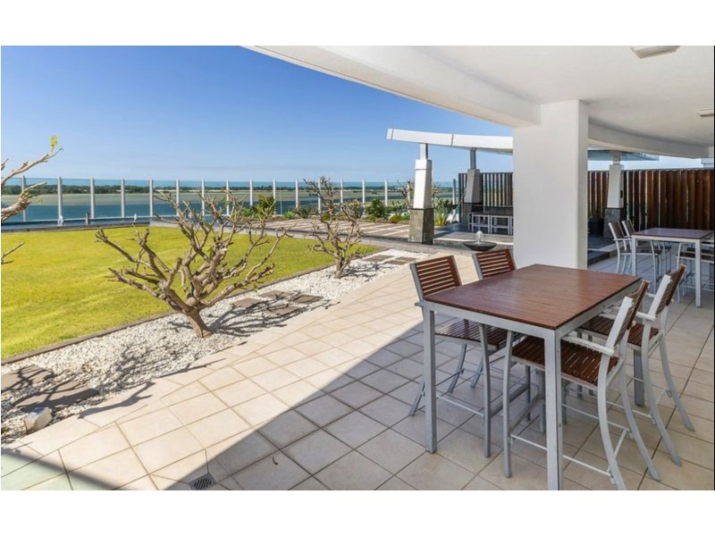 902/300 Marine Parade, Labrador QLD 4215